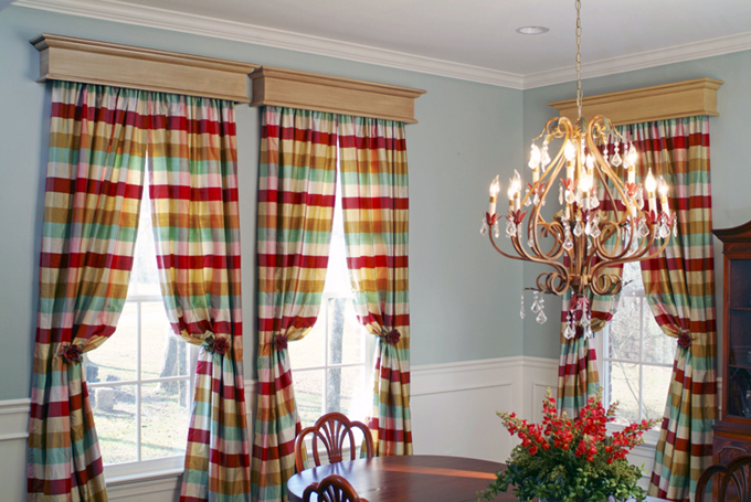 The Colony wood cornices with glazed finish